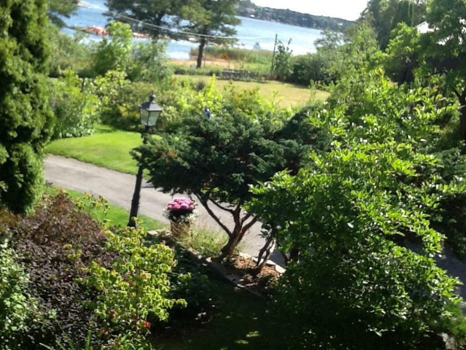 Fornuddens Bed And Breakfast Tyreso Bagian luar foto